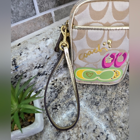 NWOT Coach Wristlet Beige Gold Zippered Front Pocket Embellished Colorful - Picture 3 of 12